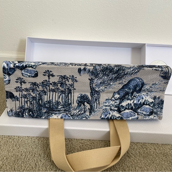 Dior Around the World Straw Tote - Picture 5 of 6